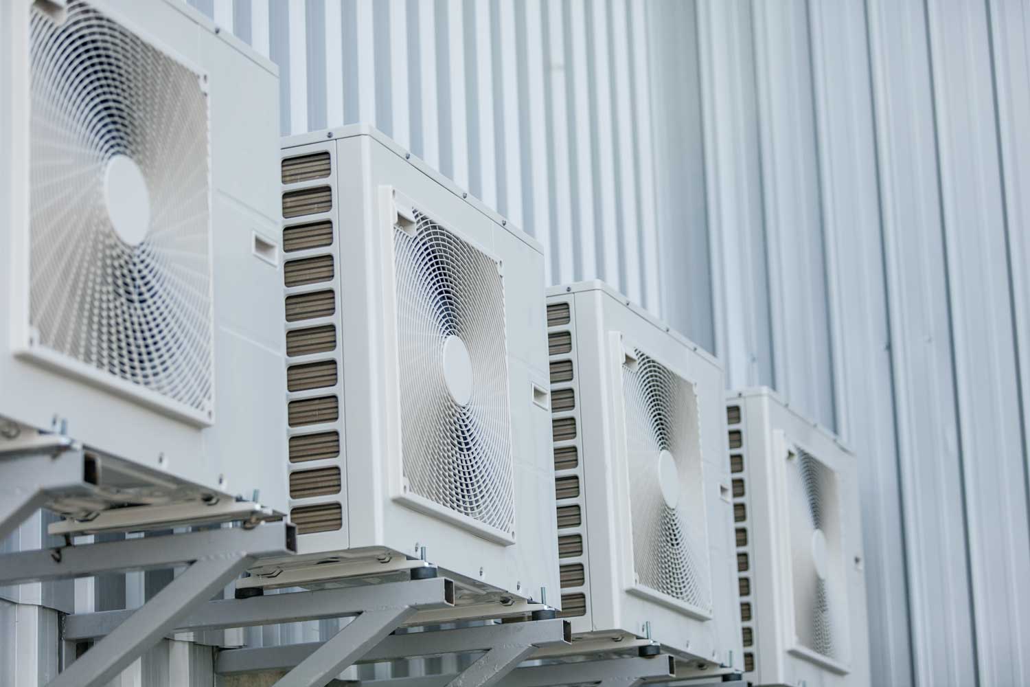 Klimaanlage-an-Lagerhalle